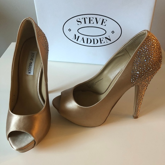 Steve Madden Platform Peep-Toe Pumps - Picture 3 of 3